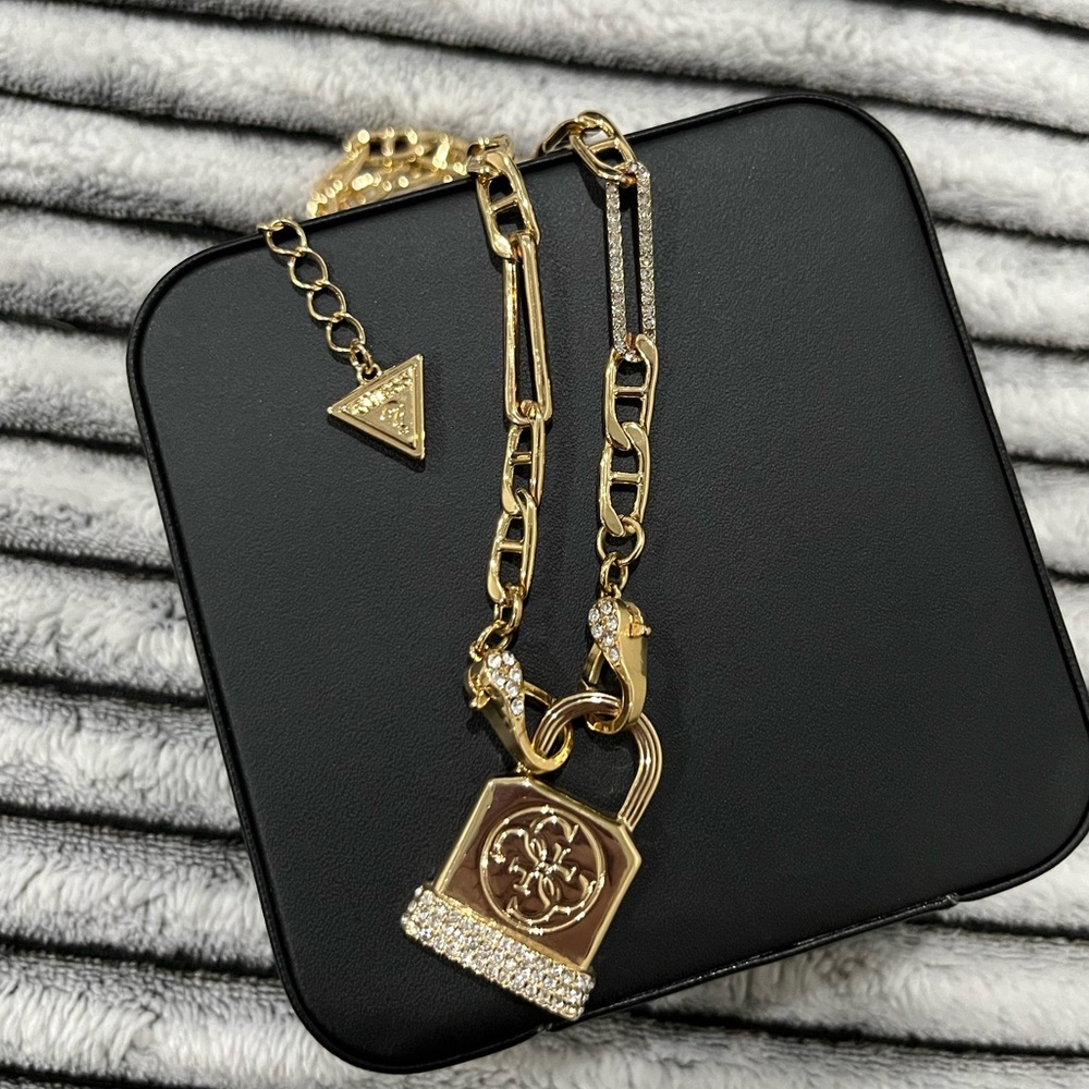 Guess necklace. NEVER WORN.